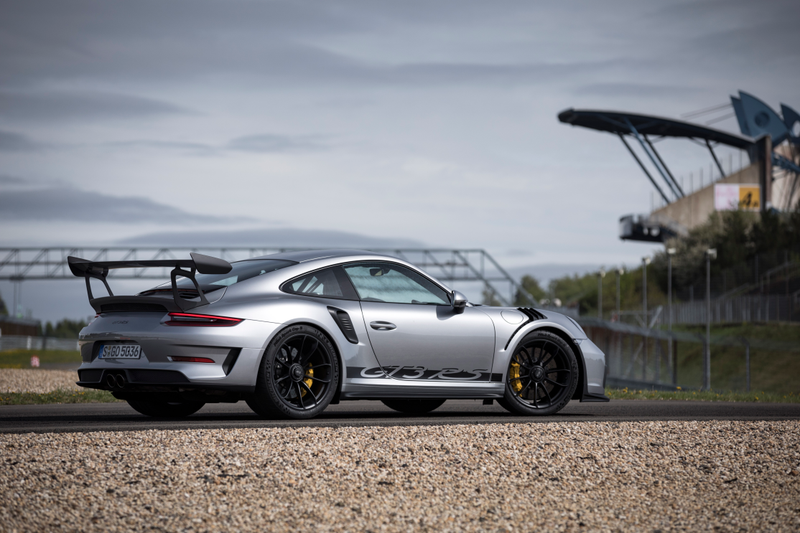 Illustration for article titled Put These Very Good 2019 Porsche 911 GT3 RS Photos In Your Life